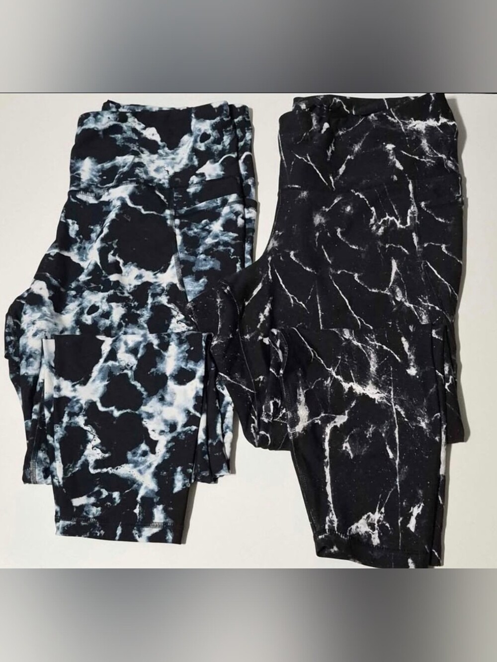 Women’s XL Petite 2 Pairs Of Black & White Print Leggings